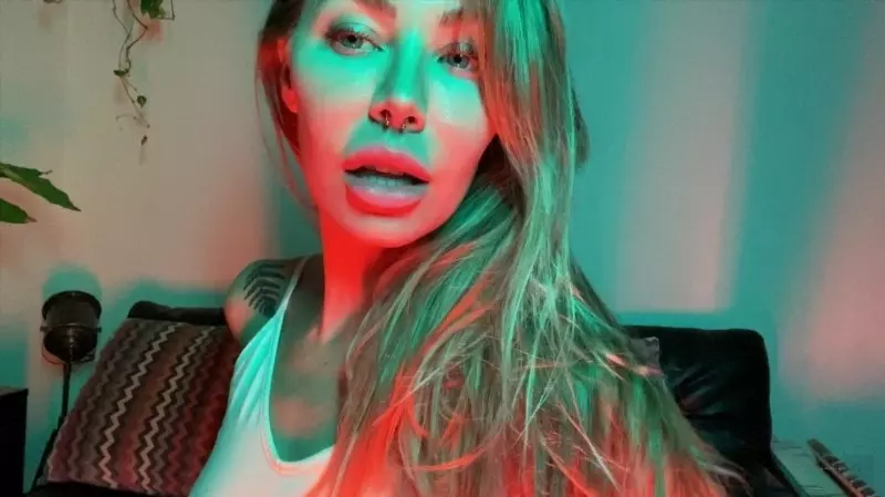 Video by xnicoleanistonx published on April 01, 2024 06:54:12